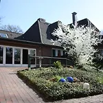 豪斯胡贝图斯酒店 酒店 3*