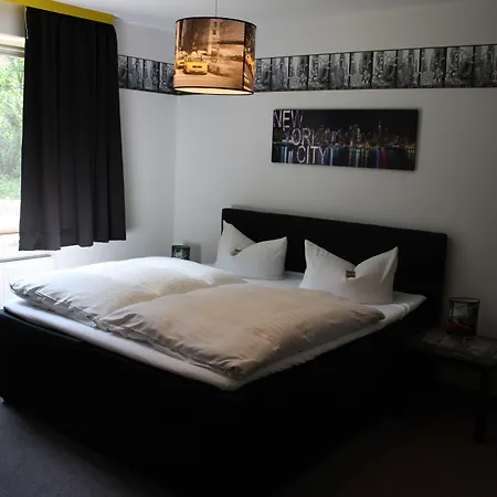 Haus Hubertus 3* 슈네베르딘겐