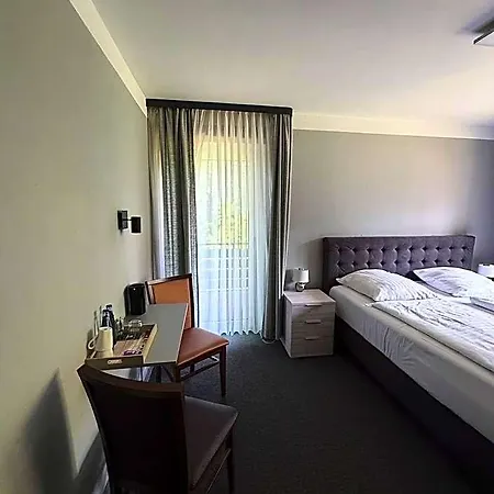 Hotel Haus Hubertus 3*