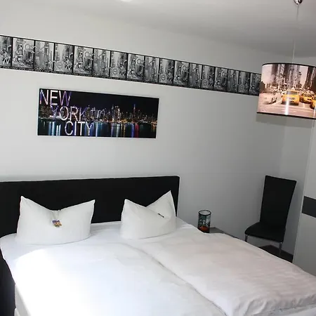 Hotell Haus Hubertus 3*